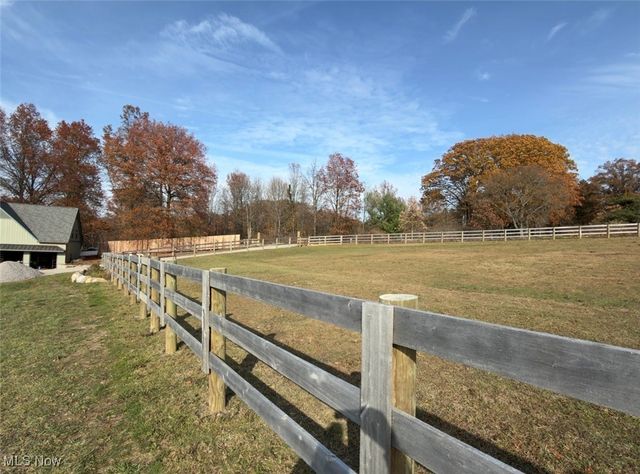 8830 Mentor Road, Chardon, OH 44060