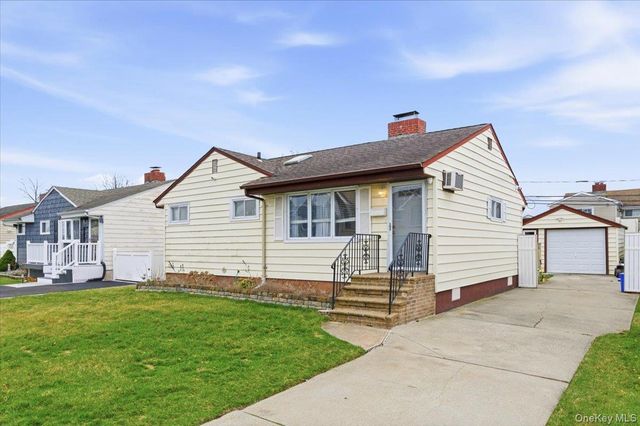 61 Grant Street, Freeport, NY 11520