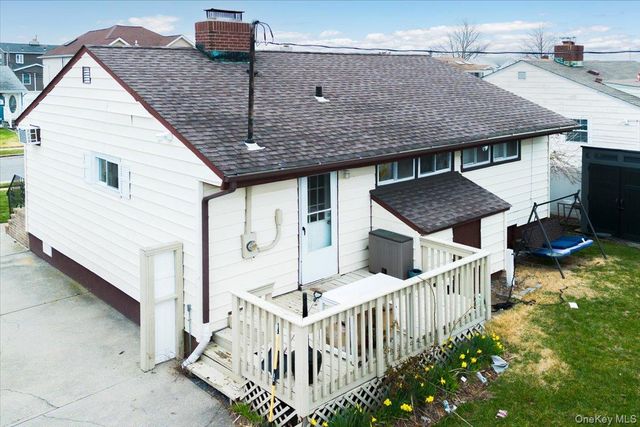 61 Grant Street, Freeport, NY 11520