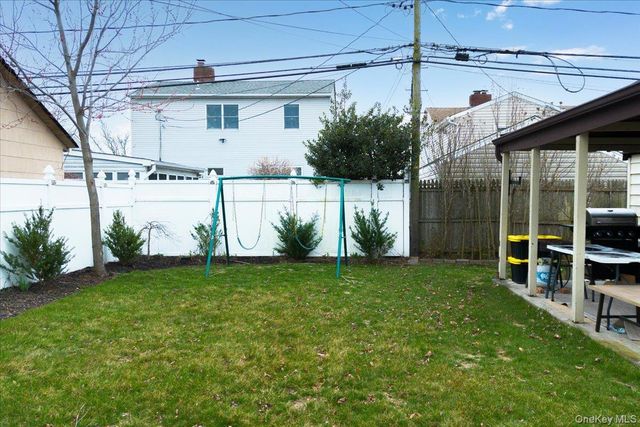 61 Grant Street, Freeport, NY 11520