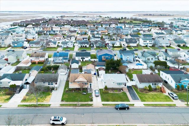 61 Grant Street, Freeport, NY 11520