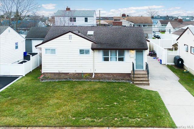 61 Grant Street, Freeport, NY 11520