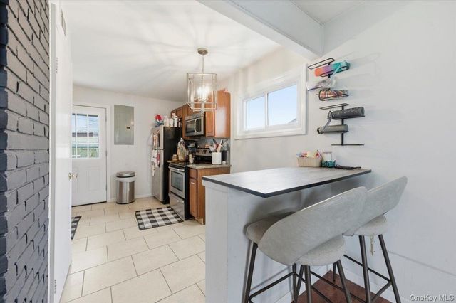 61 Grant Street, Freeport, NY 11520