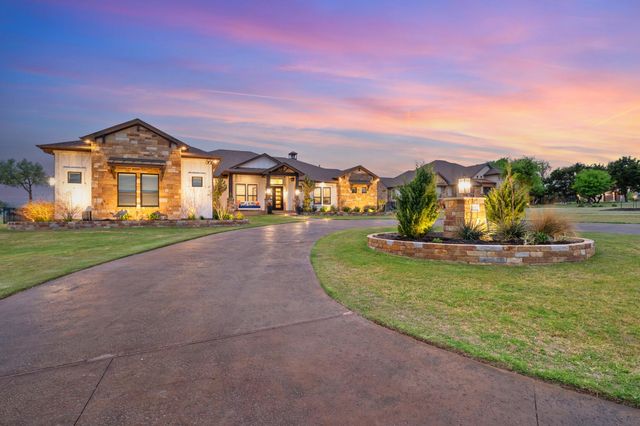 401 Highland Bluff DR, Georgetown, TX 78633