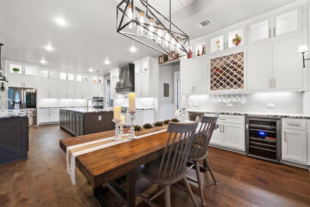 401 Highland Bluff DR, Georgetown, TX 78633