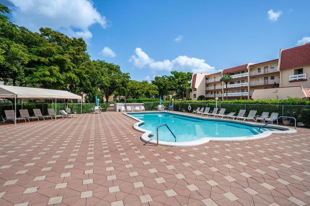 1010 COUNTRY CLUB Drive 108, Margate, FL 33063