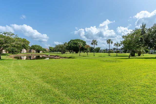 1010 COUNTRY CLUB Drive 108, Margate, FL 33063