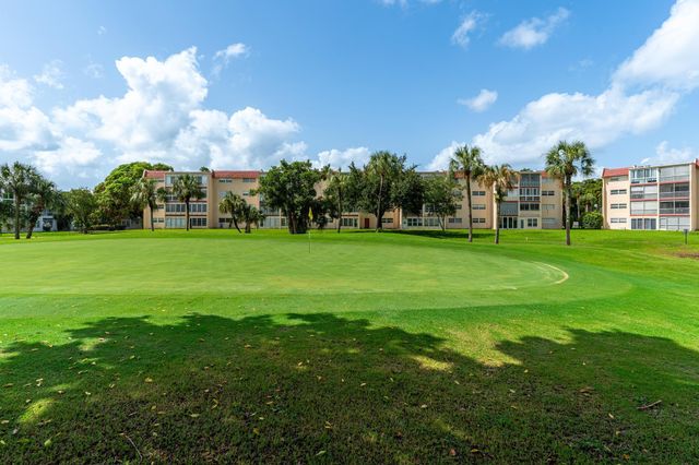 1010 COUNTRY CLUB Drive 108, Margate, FL 33063