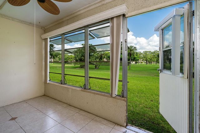 1010 COUNTRY CLUB Drive 108, Margate, FL 33063