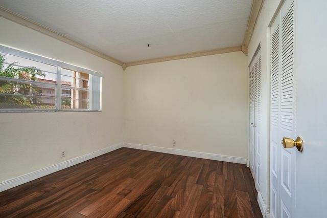 1010 COUNTRY CLUB Drive 108, Margate, FL 33063