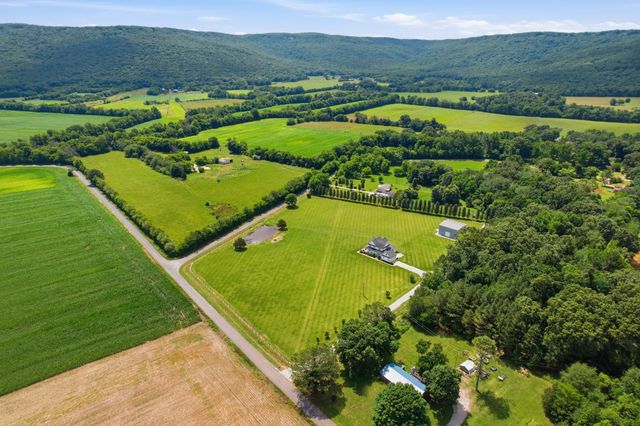 354 Garner Rd, Decherd, TN 37324