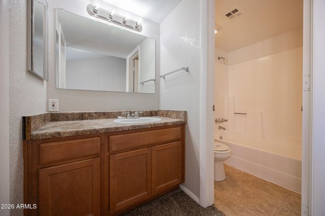 4828 W ORANGEWOOD Avenue 122, Glendale, AZ 85301