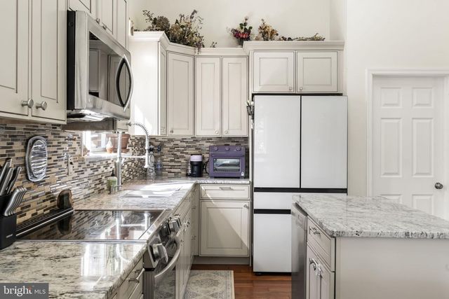 352 S NEW MIDDLETOWN RD, Media, PA 19063