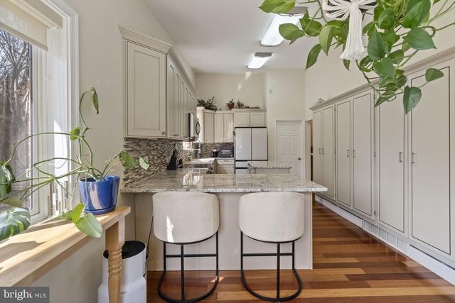 352 S NEW MIDDLETOWN RD, Media, PA 19063