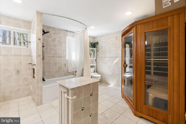 352 S NEW MIDDLETOWN RD, Media, PA 19063