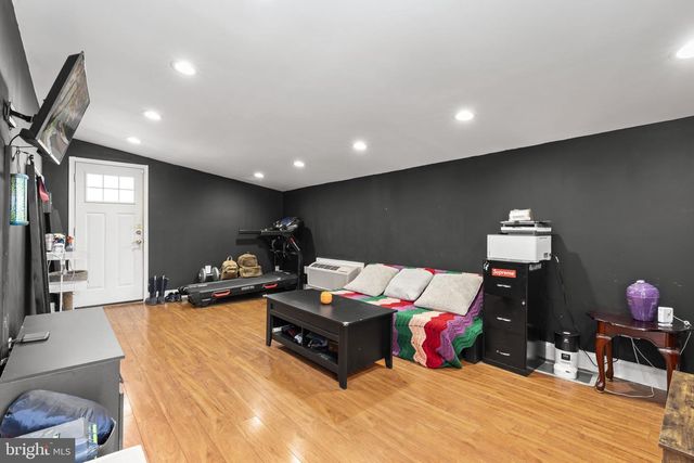 352 S NEW MIDDLETOWN RD, Media, PA 19063