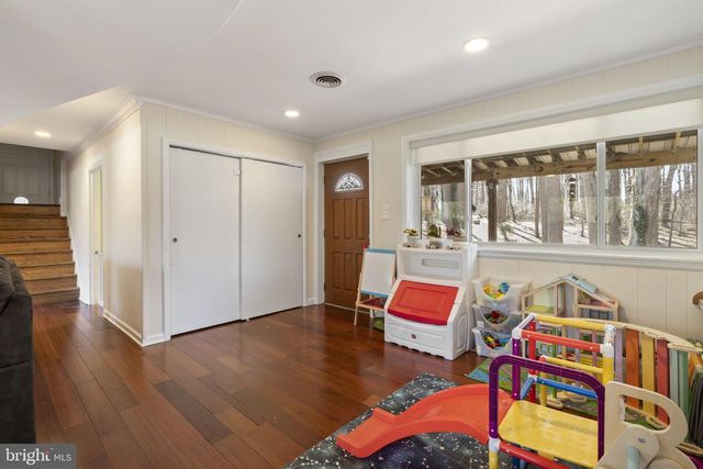 352 S NEW MIDDLETOWN RD, Media, PA 19063