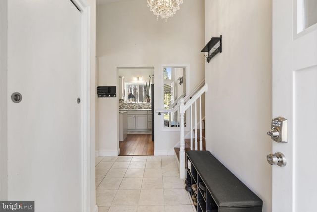 352 S NEW MIDDLETOWN RD, Media, PA 19063