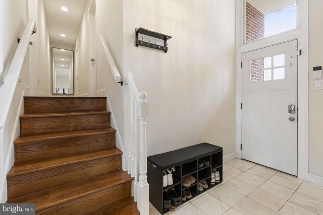 352 S NEW MIDDLETOWN RD, Media, PA 19063