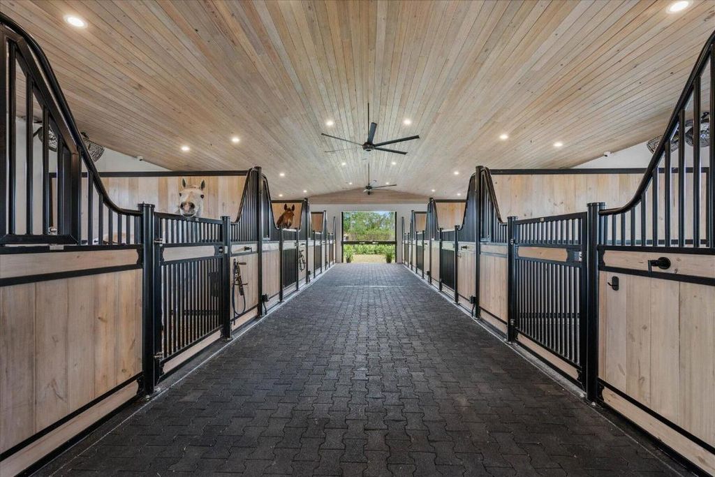 Image 3 of property listing at 14322 Draft Horse Lane, Wellington, FL 33414