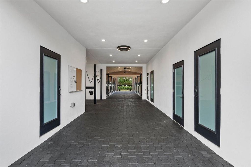 Image 6 of property listing at 14322 Draft Horse Lane, Wellington, FL 33414