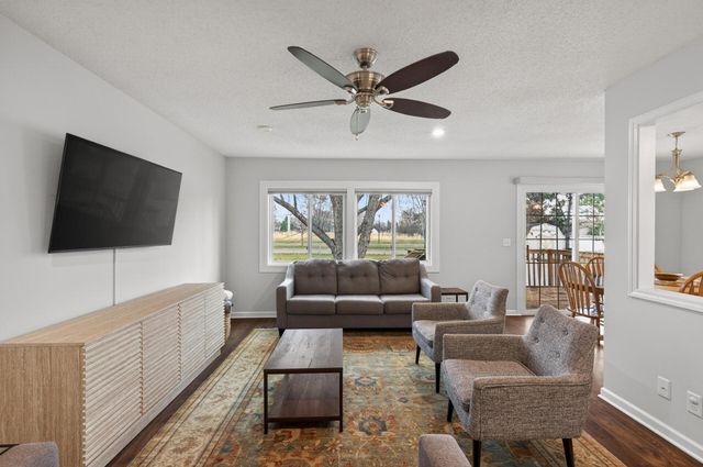 7373 Ivystone Avenue S, Cottage Grove, MN 55016