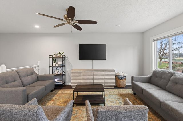 7373 Ivystone Avenue S, Cottage Grove, MN 55016