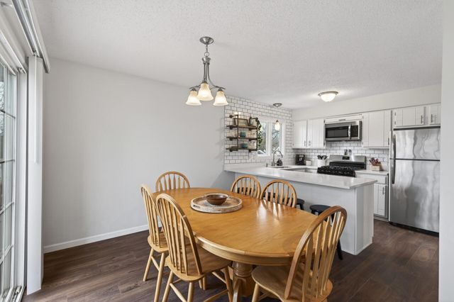 7373 Ivystone Avenue S, Cottage Grove, MN 55016