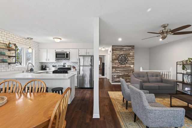 7373 Ivystone Avenue S, Cottage Grove, MN 55016