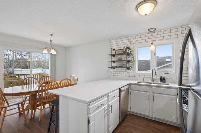 7373 Ivystone Avenue S, Cottage Grove, MN 55016