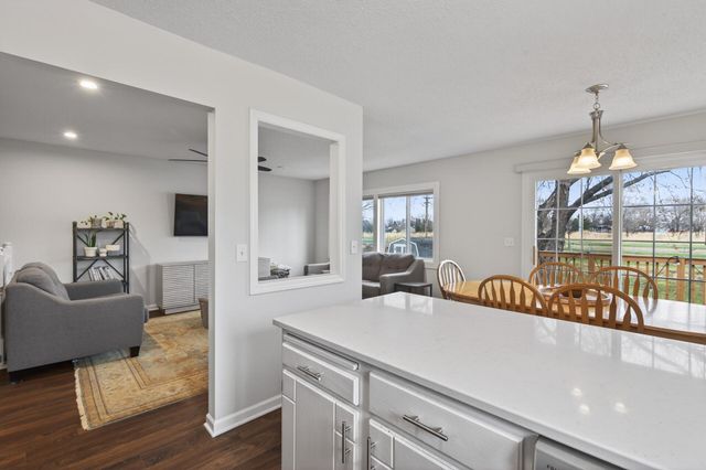 7373 Ivystone Avenue S, Cottage Grove, MN 55016