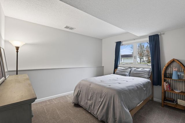 7373 Ivystone Avenue S, Cottage Grove, MN 55016