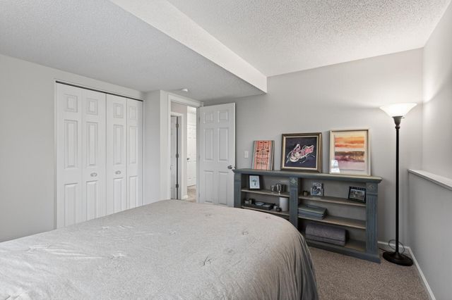 7373 Ivystone Avenue S, Cottage Grove, MN 55016