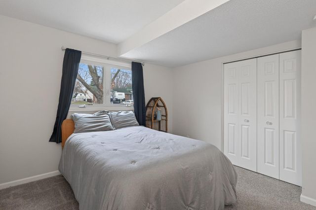 7373 Ivystone Avenue S, Cottage Grove, MN 55016