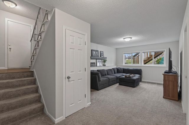 7373 Ivystone Avenue S, Cottage Grove, MN 55016