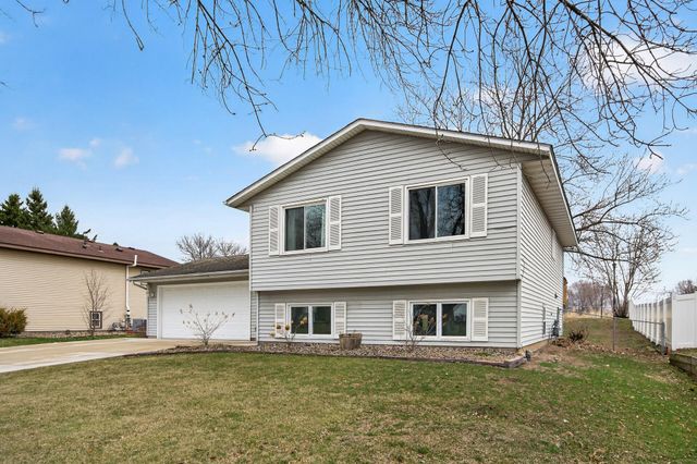 7373 Ivystone Avenue S, Cottage Grove, MN 55016