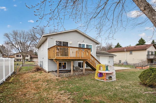 7373 Ivystone Avenue S, Cottage Grove, MN 55016