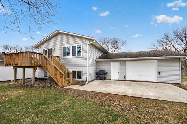 7373 Ivystone Avenue S, Cottage Grove, MN 55016
