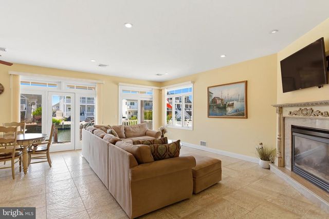 32 HALSEY DR, Brick, NJ 08723