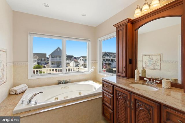 32 HALSEY DR, Brick, NJ 08723
