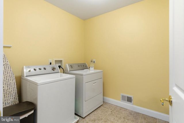32 HALSEY DR, Brick, NJ 08723
