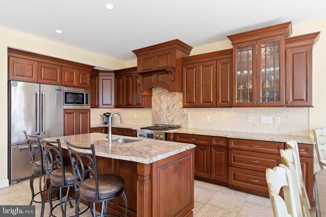 32 HALSEY DR, Brick, NJ 08723
