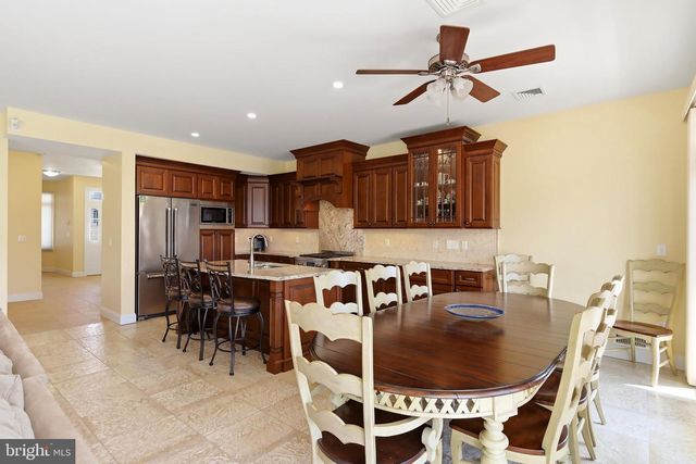 32 HALSEY DR, Brick, NJ 08723