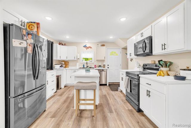 5668 Mill Street, Peck, MI 48466