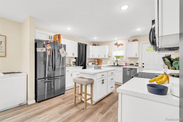 5668 Mill Street, Peck, MI 48466