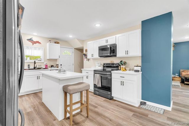 5668 Mill Street, Peck, MI 48466