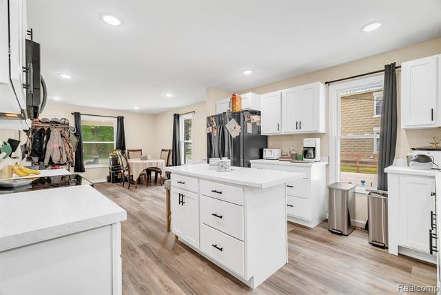 5668 Mill Street, Peck, MI 48466