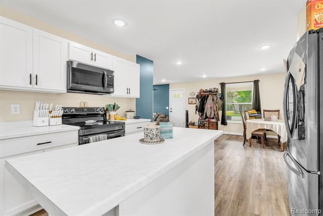 5668 Mill Street, Peck, MI 48466