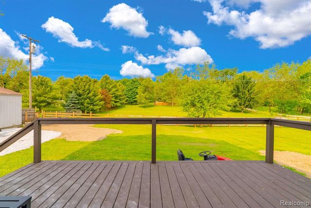 5668 Mill Street, Peck, MI 48466