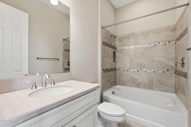 121 E ALCATARA Avenue, Queen Creek, AZ 85140